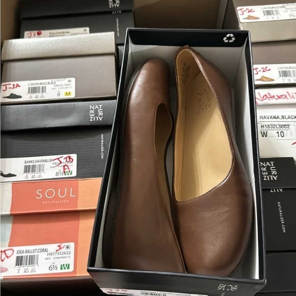 NATURALIZER Maxwell Flats (WIDE) - Picture 2 of 12
